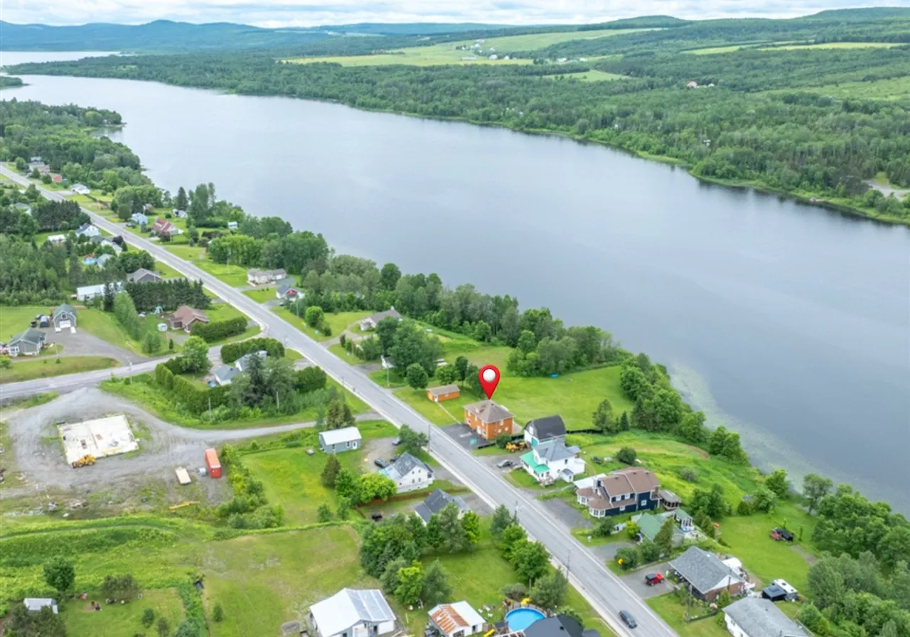 31 Rue Principale (Lac-des-Aigles) — photo 3