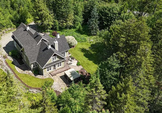 Maison à vendre - 16 Ch. des Cascades, Saint-Sauveur, J0R 1R2