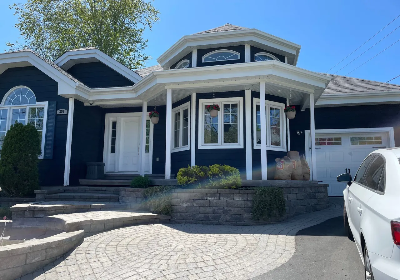 290 8e Avenue — photo 2