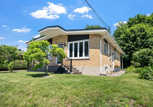 Two or more stories for sale - 417 Rue Bérard, Granby, J2G6G3