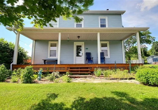Maison à vendre - 111 Ch. Kingsey Townline, Saint-Félix-de-Kingsey, J0B 2T0