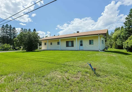 Bungalow à vendre - 880 Boul. Trudel O., St-Boniface-De-Shawinigan, G0X2L0