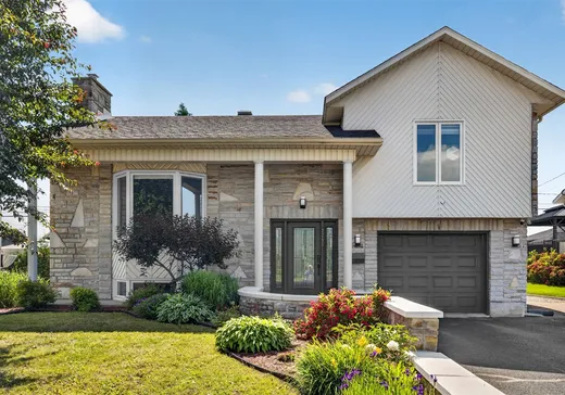 Maison à vendre - 2295 Rue St-Denis, Drummondville, J2B 8E3