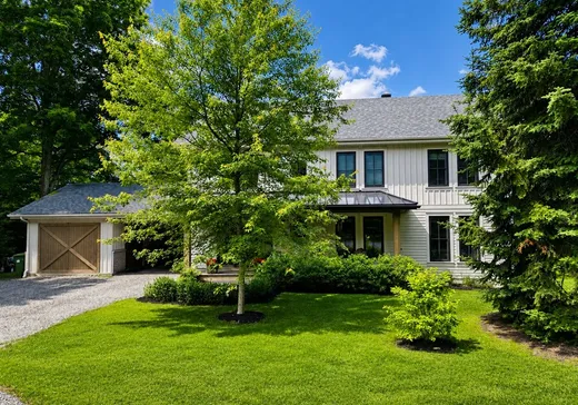 Maison à étages à vendre - 230 Rue René, Magog, J1X7P7