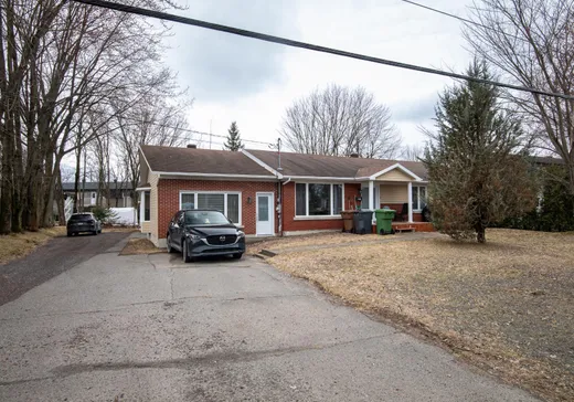 Maison à étages à vendre - 1351 Boul. Jutras O., Victoriaville, G6P7K9