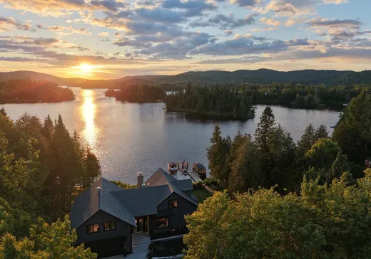 Two or more stories for sale - 1578 Ch. du Tour-du-Lac, St-Adolphe d'Howard, J0T2B0