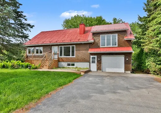Two or more stories for sale - 77 Av. de la Promenade, Saint-Sauveur, J0R1R6