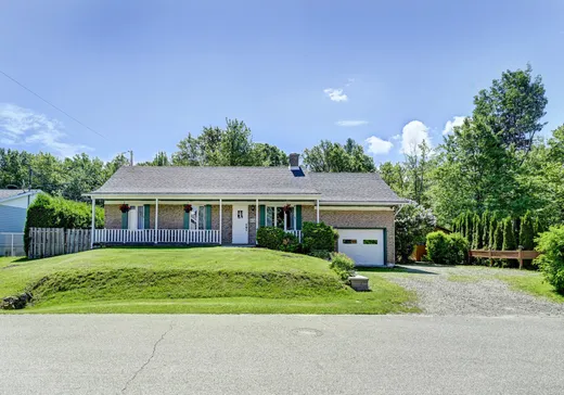 House for sale - 688 Rue des Eaux-Fraîches, Lac-St-Charles, G3G 2C1