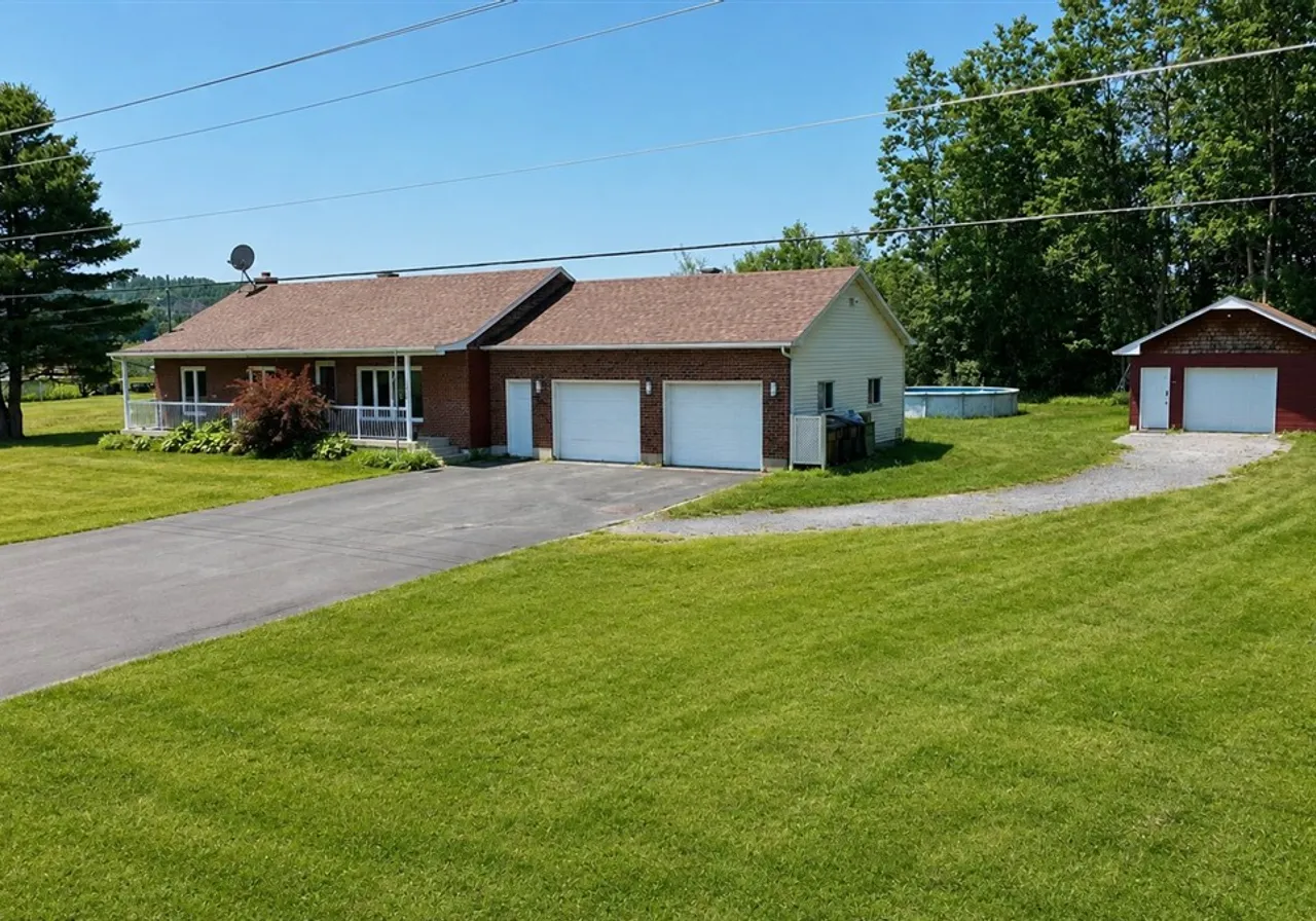 429 Ch. du Lac — photo 1