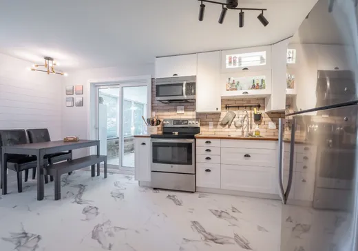 Maison à vendre - 340 Av. de la Pointe-Jameson, Venise en Quebec, J0J 2K0