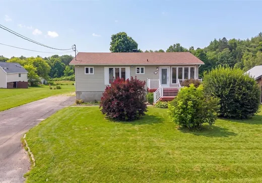 Bungalow à vendre - 57 Rue de la Dame-Neuve, Lachute, J8H1A2