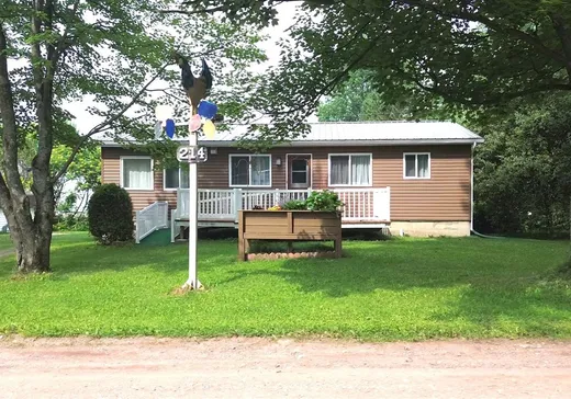 Bungalow for sale - 214 17e avenue du Lac, Daveluyville, G0Z1C0