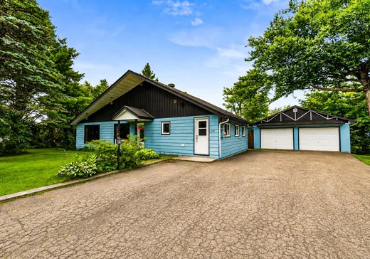 Maison à étages à vendre - 135 Rue du Cap, Saint-Colomban, J5K2G6