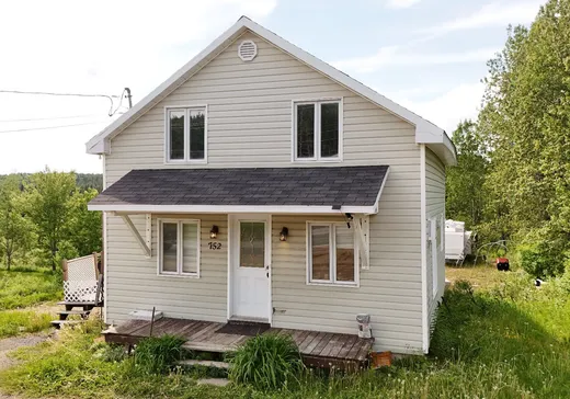 Maison à vendre - 752 Boul. 138, St-Tite-Des-Caps, G0A 4J0