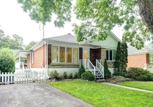 Maison à vendre - 11795 Rue St-Évariste, Montréal (Ahuntsic/Cartierville), H4J 2B1