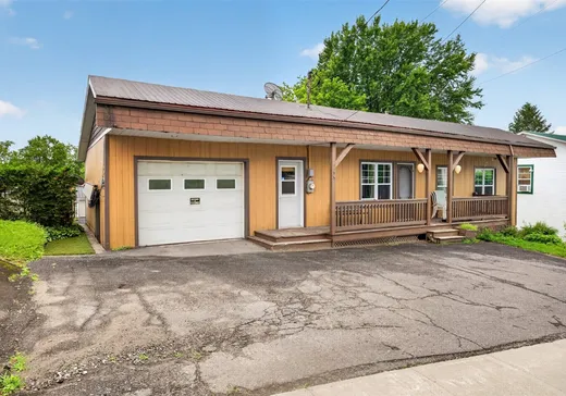House for sale - 1198 Rue St-Joseph, Asbestos, J0A 1L0