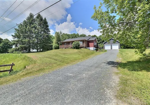 House for sale - 205 Ch. du Lac, Danville, J0A 1A0