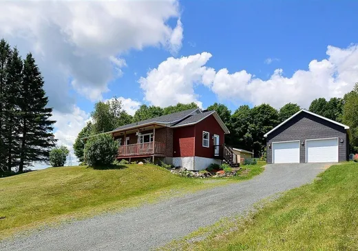 House for sale - 205 Ch. du Lac, Danville, J0A 1A0