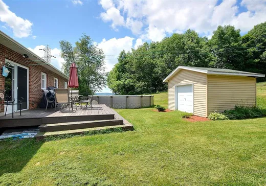 House for sale - 205 Ch. du Lac, Danville, J0A 1A0