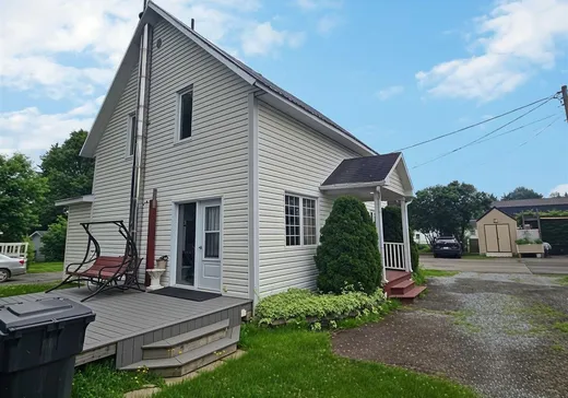 Maison à vendre - 755 7e Rue O., Dégelis, G5T 1Y9