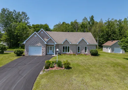 Bungalow à vendre - 1966 Rue du Printemps, Sherbrooke, J1R0J4