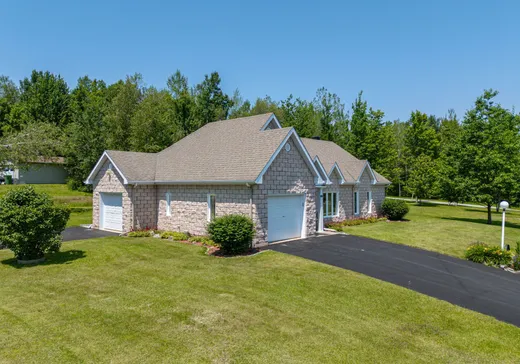 Maison à vendre - 1966 Rue du Printemps, Sherbrooke, J1R 0J4