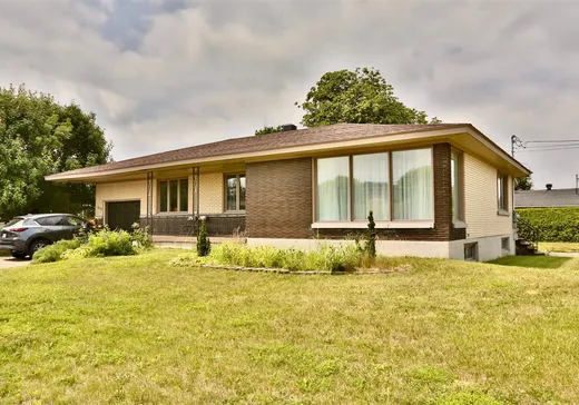 Bungalow à vendre - 615 Rue Notre-Dame, Acton Vale, J0H1A0