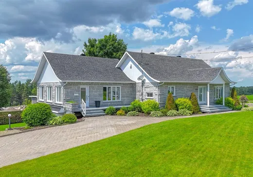 House for sale - 532 Rue Dion, St-Sebastien-De-Frontenac, G0Y 1M0
