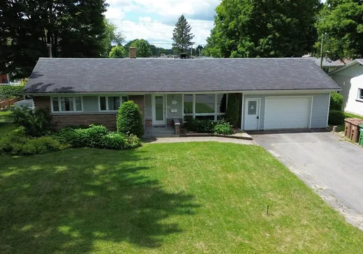 Bungalow for sale - 9 Rue Plourde, Victoriaville, G6P5R2