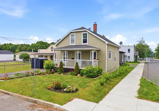 Maison à étages à vendre - 118 12e Avenue, Drummondville, J2B2Y7