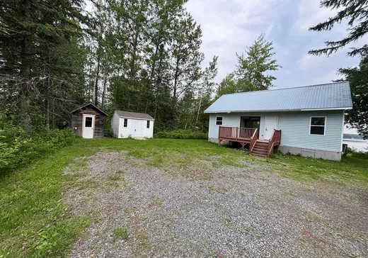 Bungalow à vendre - 101 Ch. du Lac-Noir N., Saint-Marcellin, G0K1R0