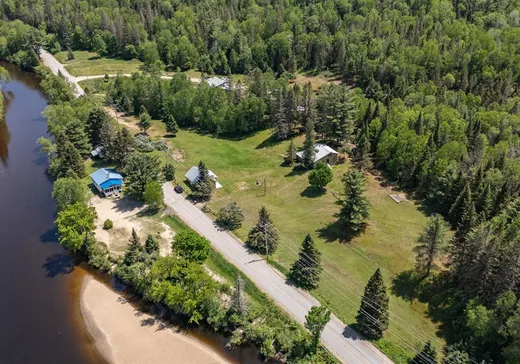 Maison à vendre - 4323 Ch. du Rapide, Rivière-Rouge, J0T 1T0