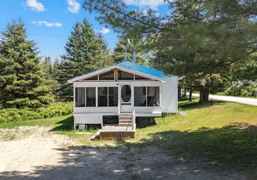 Bungalow for sale - 4346 Ch. du Rapide, Rivière-Rouge, J0T1T0