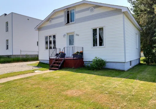 Two or more stories for sale - 751 Rue Laval, Amos, J0Y1Z0