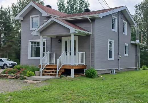 Maison à étages à vendre - 2235 Ch. du 8e-Rang S., Mont-Laurier, J9L0V2
