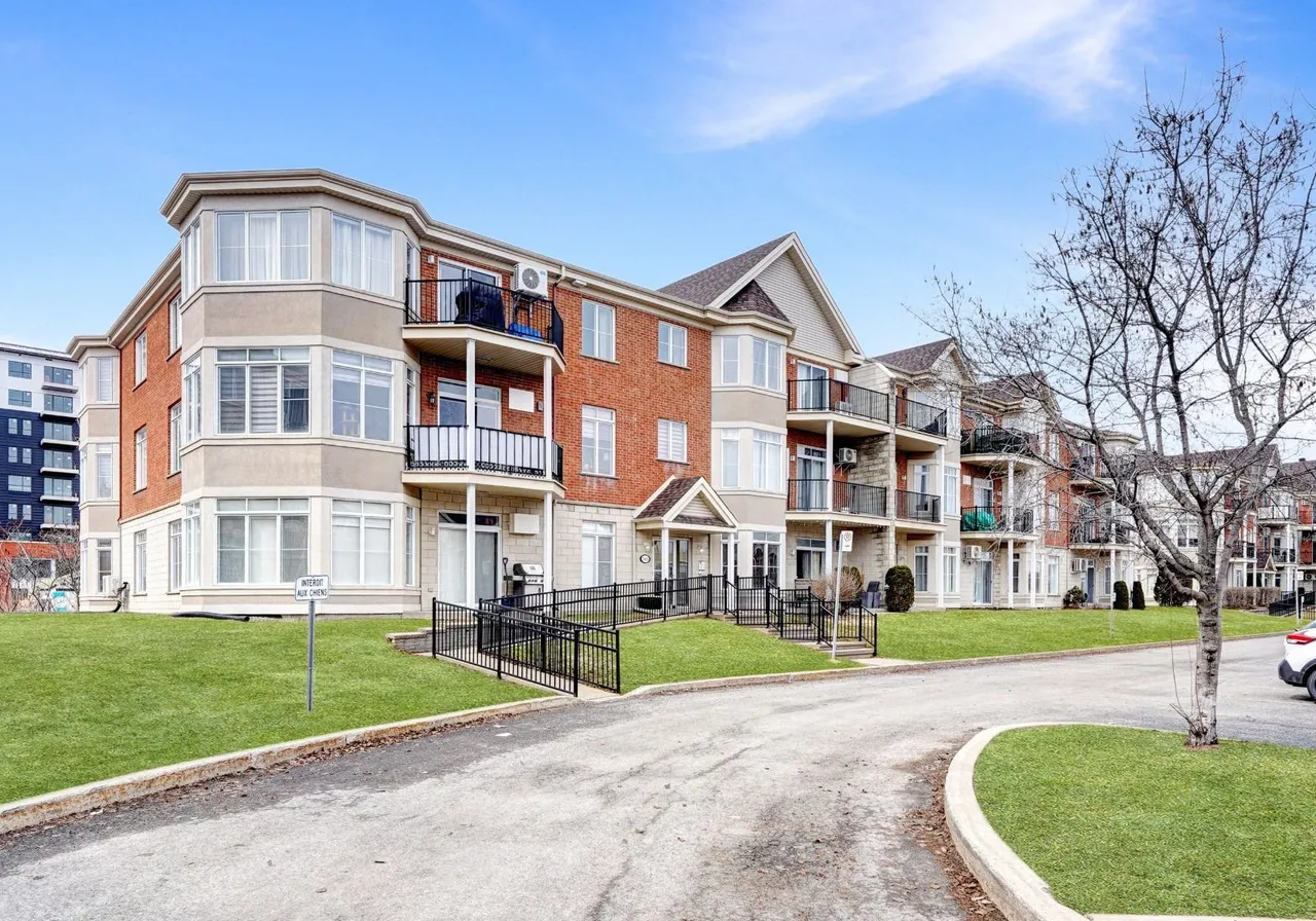 2615 Av. de la Gare — photo 1