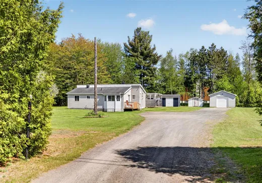 Maison à vendre - 1024 Rue Lavoie, Wickham, J0C 1S0