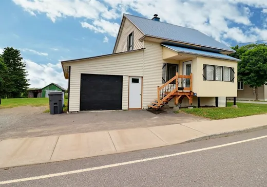 1 1/2 Storey for sale - 200 Rue Principale O., Saint-Éloi, G0L2V0