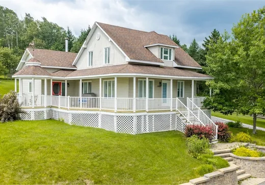 1 1/2 Storey for sale - 1967 Rue Principale, Pohénégamook, G0L1J0