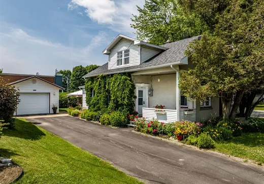 Two or more stories for sale - 2980 Boul. Thibeau, St-Louis-De-France, G8T1G2
