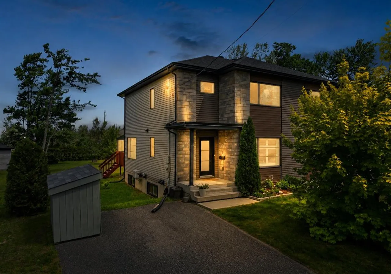 1214 Rue Laurentide — photo 1