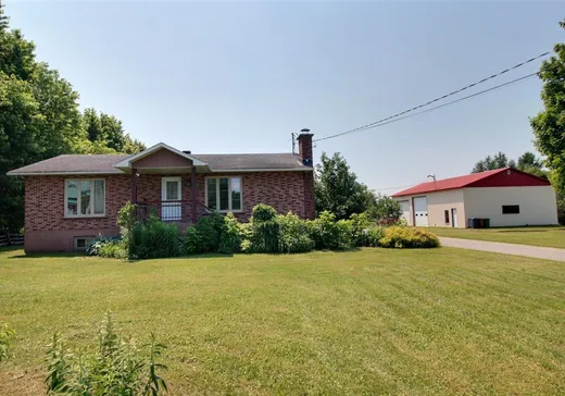 House for sale - 815 Route 116, Sainte-Christine, J0H 1H0