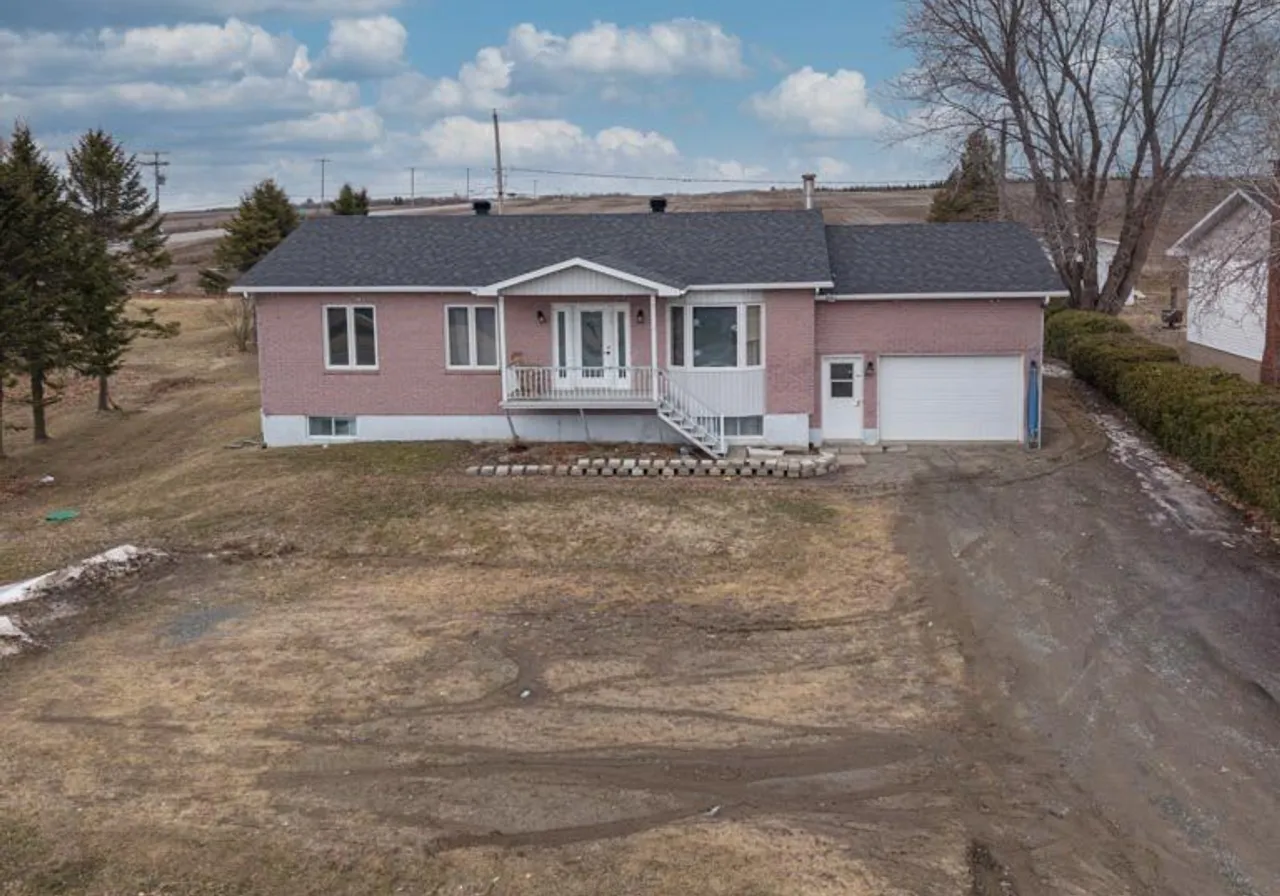 1096 Rue St-Jean — photo 1