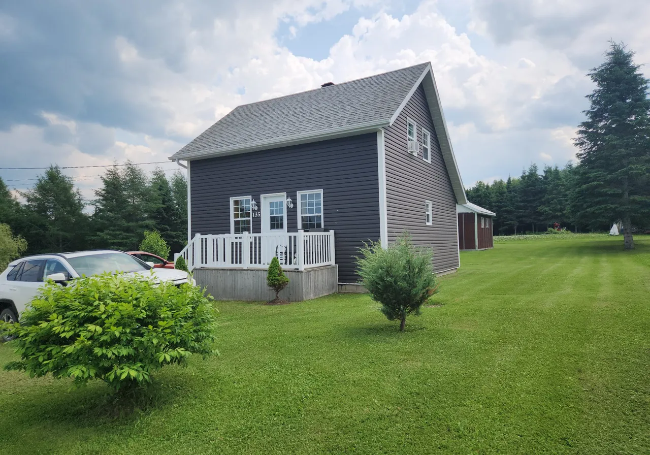 135 Route 132 — photo 1