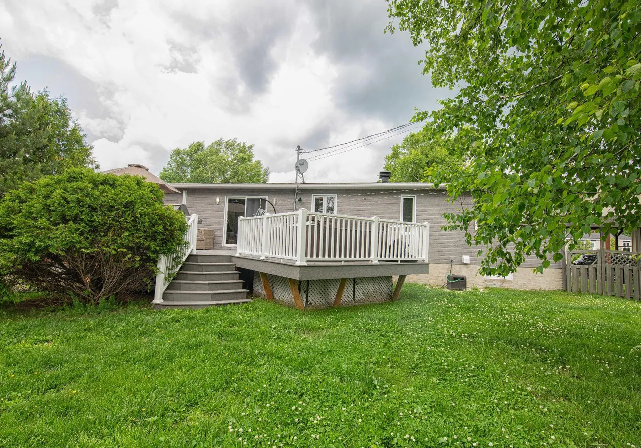 840 14e Avenue — photo 3
