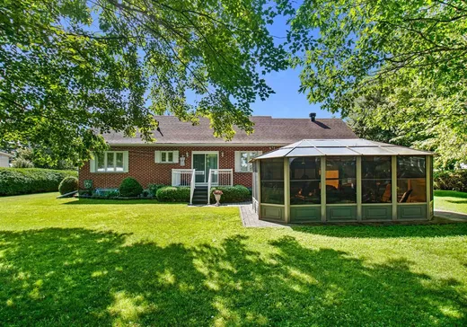 Bungalow à vendre - 10 Rue Janick, Brownsburg-Chatham, J8G1P3