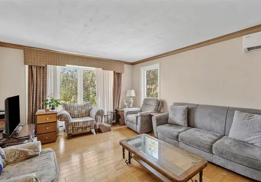 Maison à vendre - 230 Rue Mary, Lachute, J8H 2C6