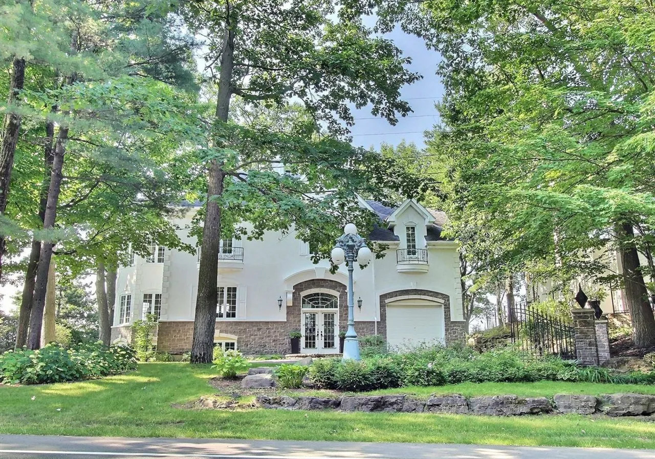 2259 Ch. Hemming — photo 1