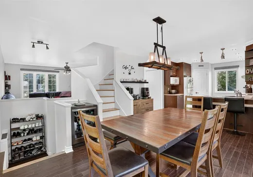 Maison à vendre - 325 Rue Robitaille, Saint-Colomban, J5K 1Y6