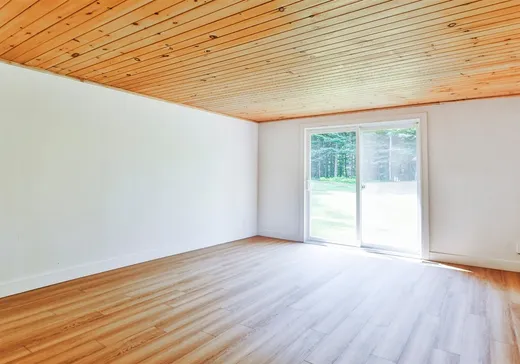Loft à vendre - 140 Rue Lafond, Saint-Calixte, J0K 1Z0